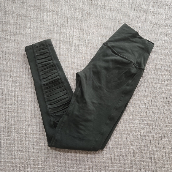 ALO Yoga Moto High Waist Leggings - Picture 6 of 10